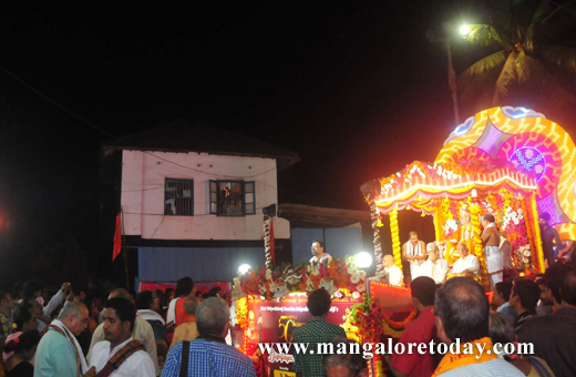 Gokarna Parthagali Mutt Swamiji holds Digvijaya Mahotsava